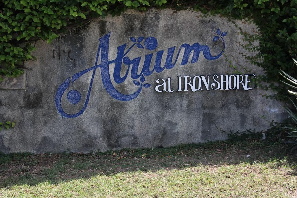 The Atrium At Ironshore 蒙特哥贝 客房 照片